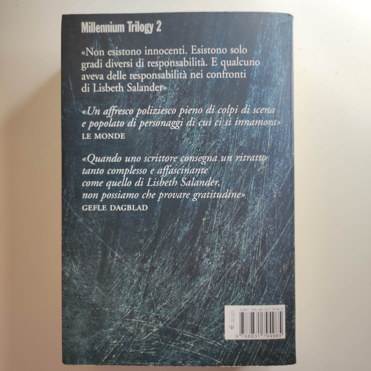 LA RAGAZZA CHE GIOCAVA CON IL FUOCO - Stieg Larsson - Marsilio - Gialli - 2012