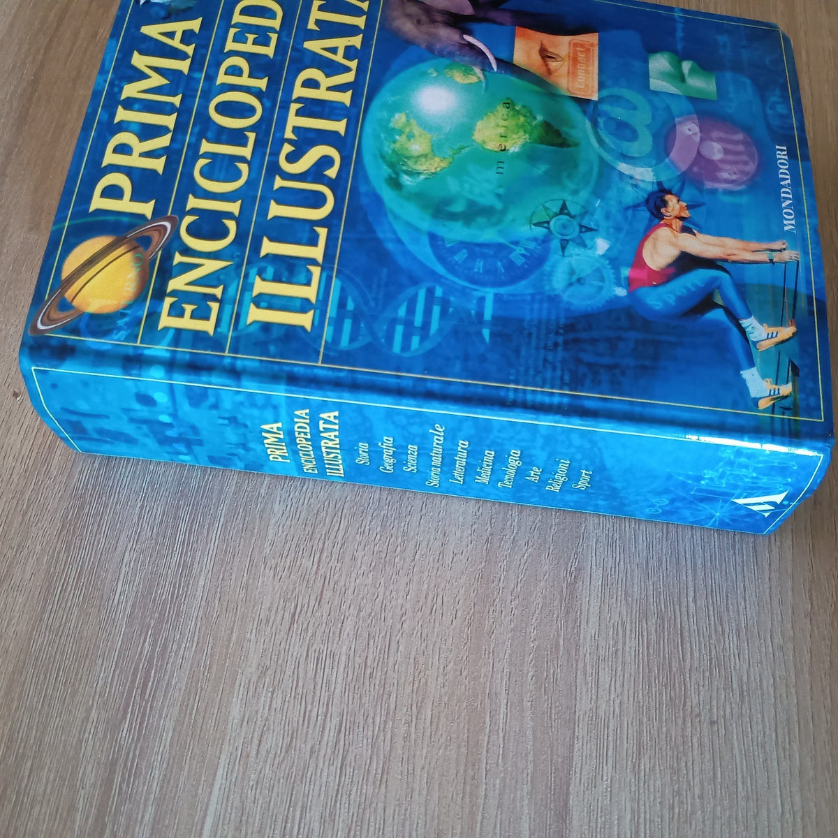 Prima  ENCICLOPEDIA ILLUSTRATA  Mondadori, 2000