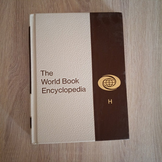 Vintage 1974 The World Book Encyclopedia Volume 9 H Events History Hardcover