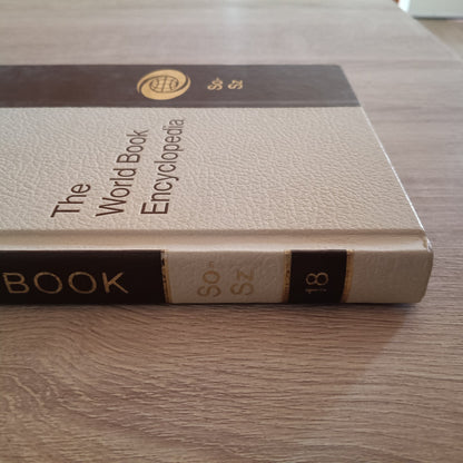 Vintage 1974 The World Book Encyclopedia Vol 18 So-Sz Events History Hardcover