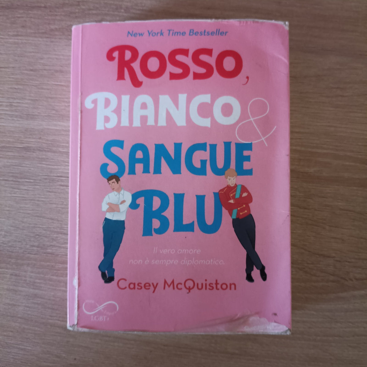Libro Rosso Bianco & Sangue Blu Copertina Flessibile Di Casey Mcquiston