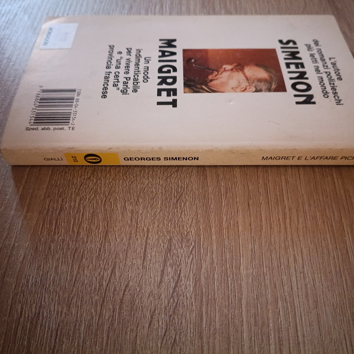 Georges Simenon, 'Maigret e l'affare Pipcus' (Milano: Mondadori, 1990)